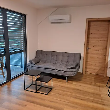 S&B'S Retreat Apartment Godovic Exterior photo
